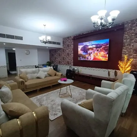 شقة كبيرة وفخمة Large And Luxury Two Bedroom Аджман Екстер'єр фото