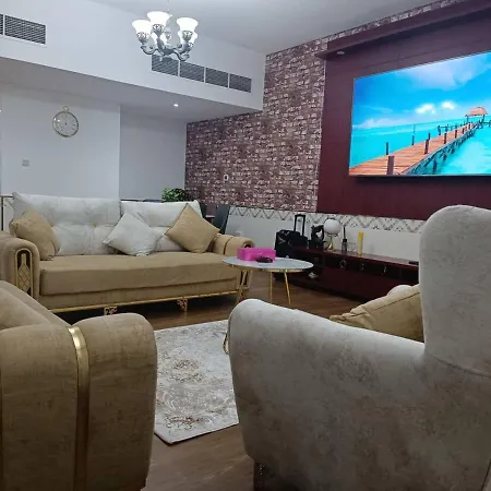 شقة كبيرة وفخمة Large And Luxury Two Bedroom Аджман Екстер'єр фото