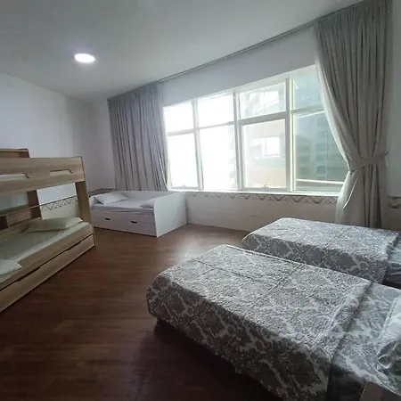شقة كبيرة وفخمة Large And Luxury Two Bedroom Аджман Екстер'єр фото